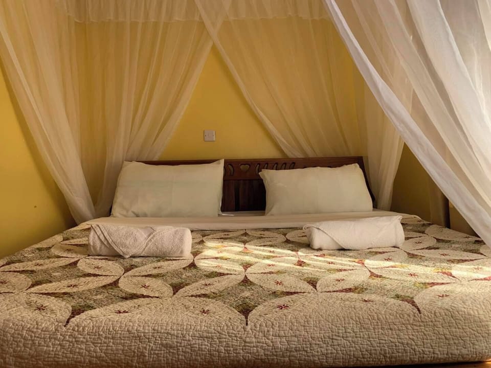 Deluxe Double Room, City View | Free WiFi, bed sheets
