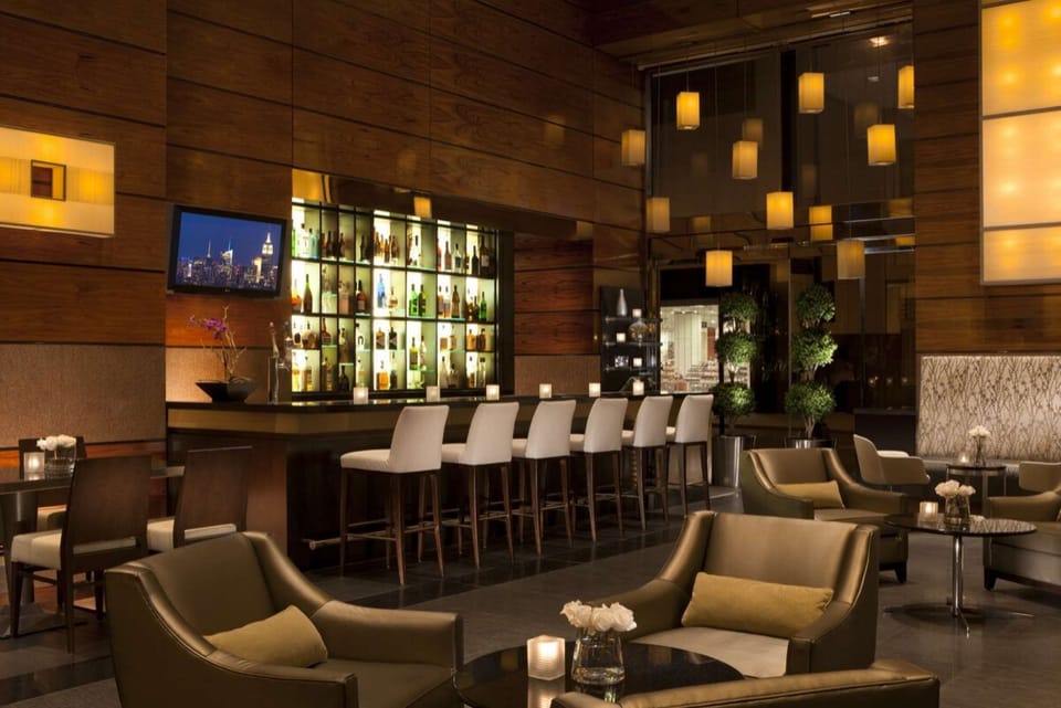Hotel Millennium Broadway Lounge..