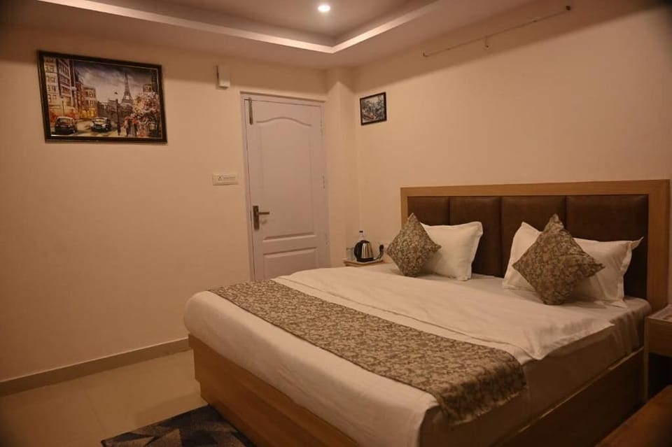 Standard Double Room, Mountain View | Free WiFi