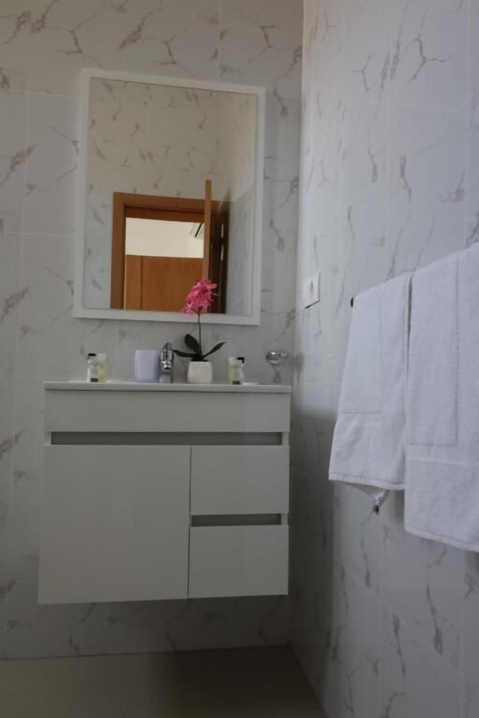 Standard Double Room, Beach View | Bathroom
