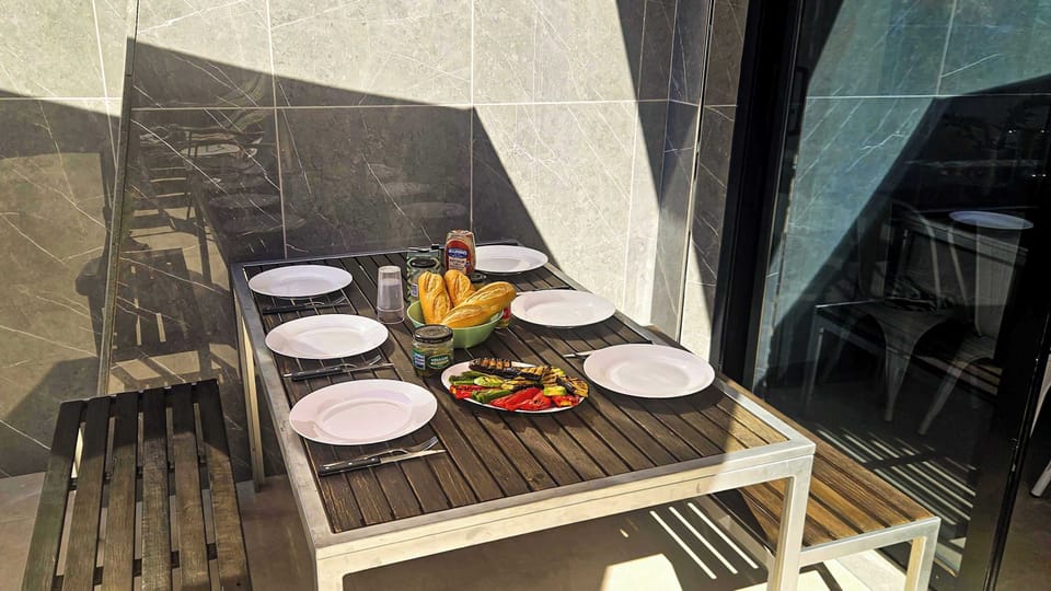 outside dining
