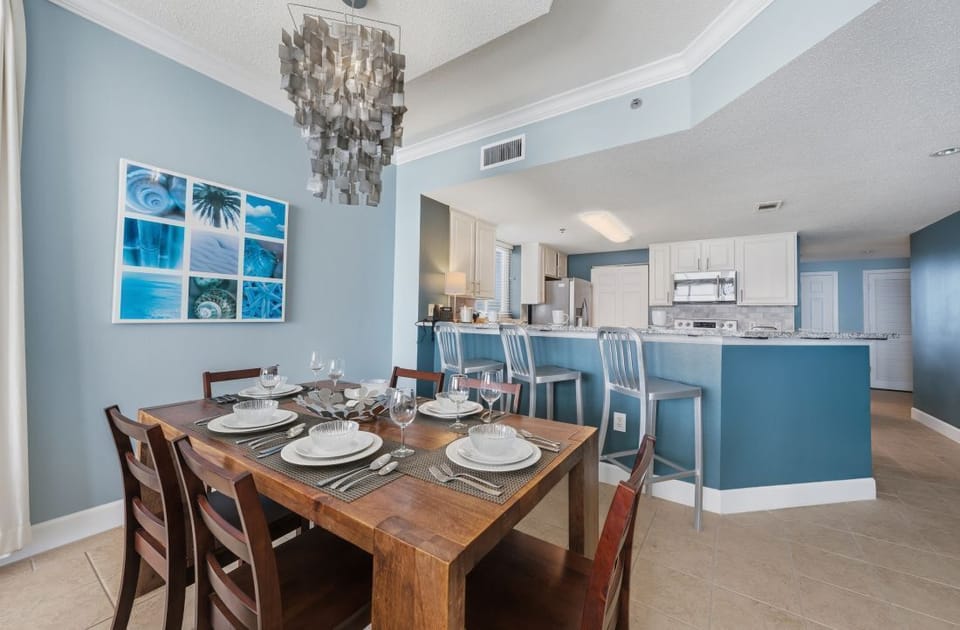 Beach Club 1810A Dining Table Seats 6