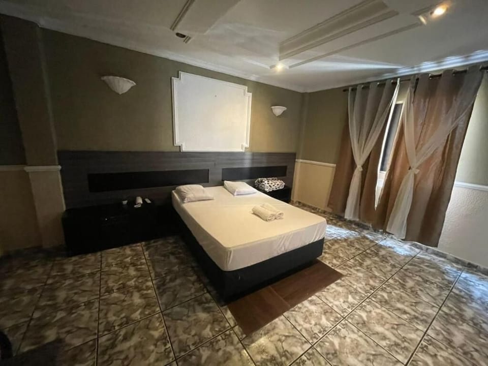 Standard Suite | Desk, free WiFi, bed sheets