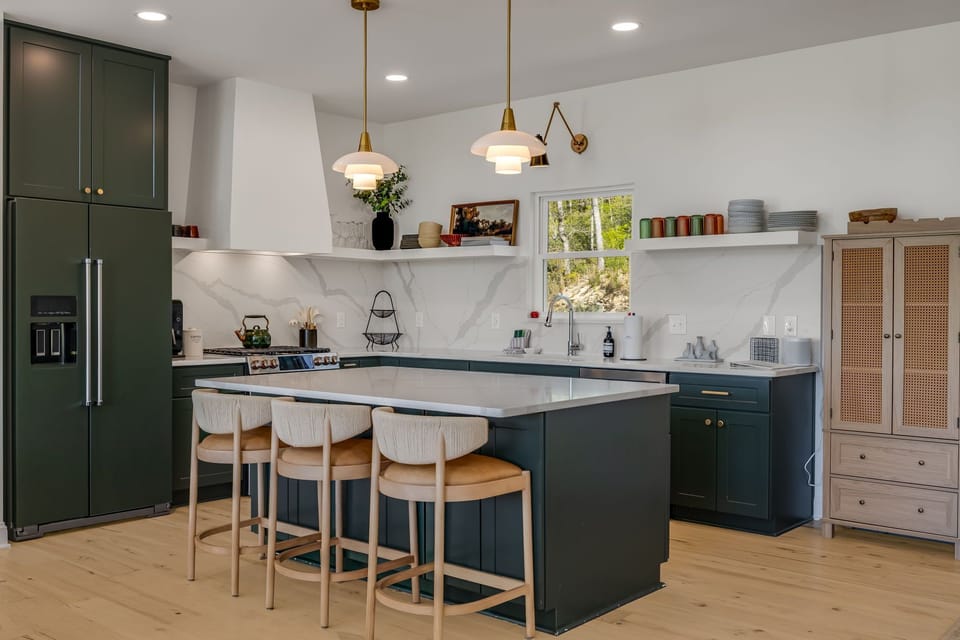 Main Level - Breakfast Bar Seating & Chef's Kitchen