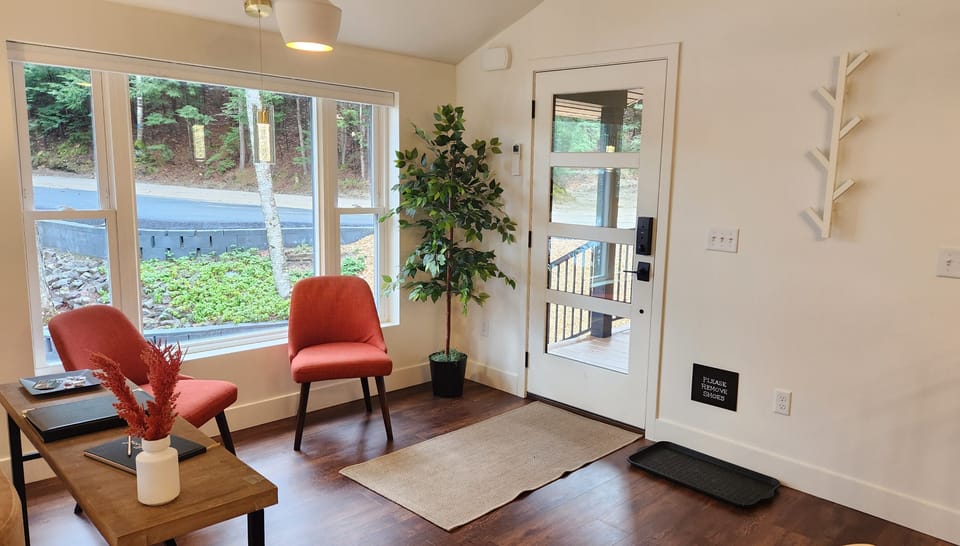 Spacious entrance