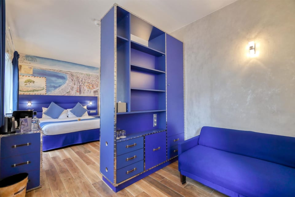 Family Junior Suite | Premium bedding, minibar, in-room safe, desk