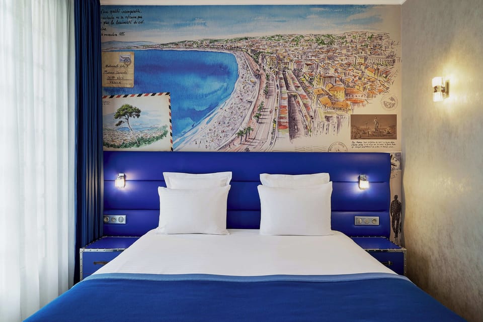 Family Junior Suite | Premium bedding, minibar, in-room safe, desk