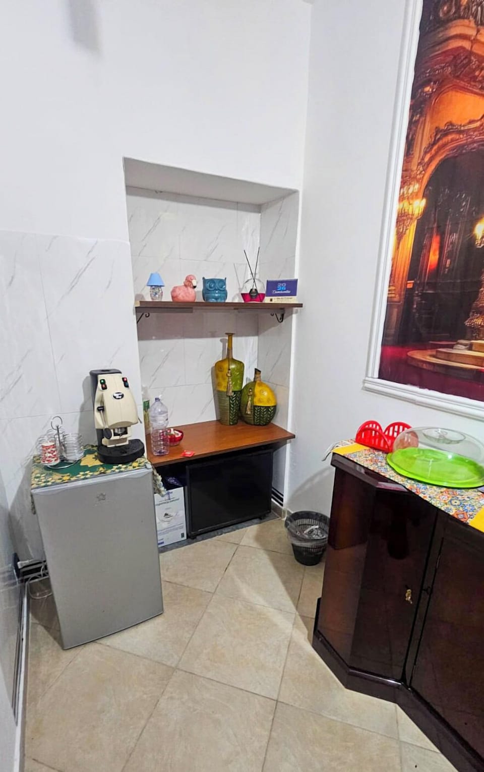 Mini-refrigerator
