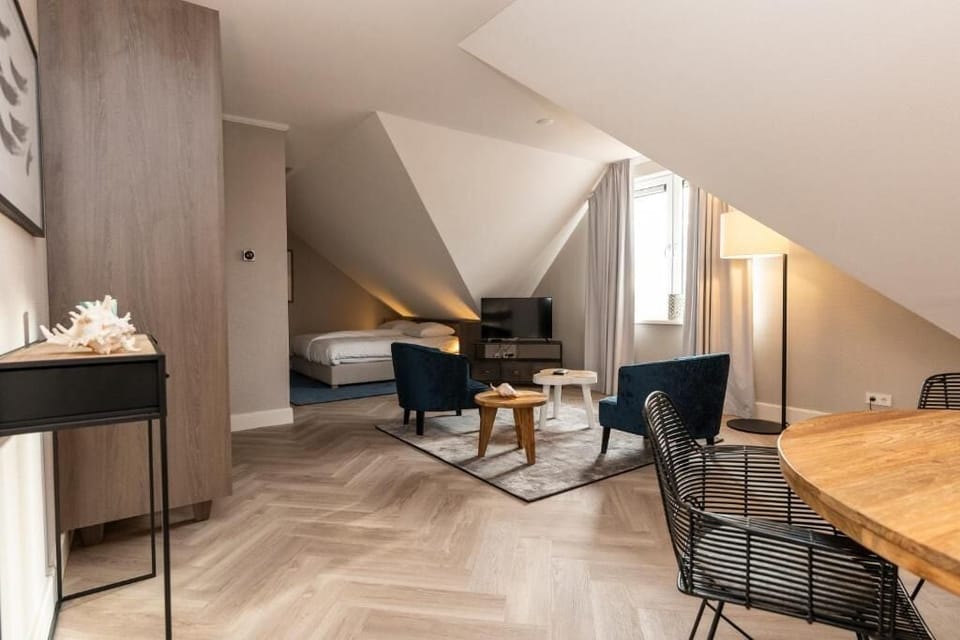 Suite | Free WiFi