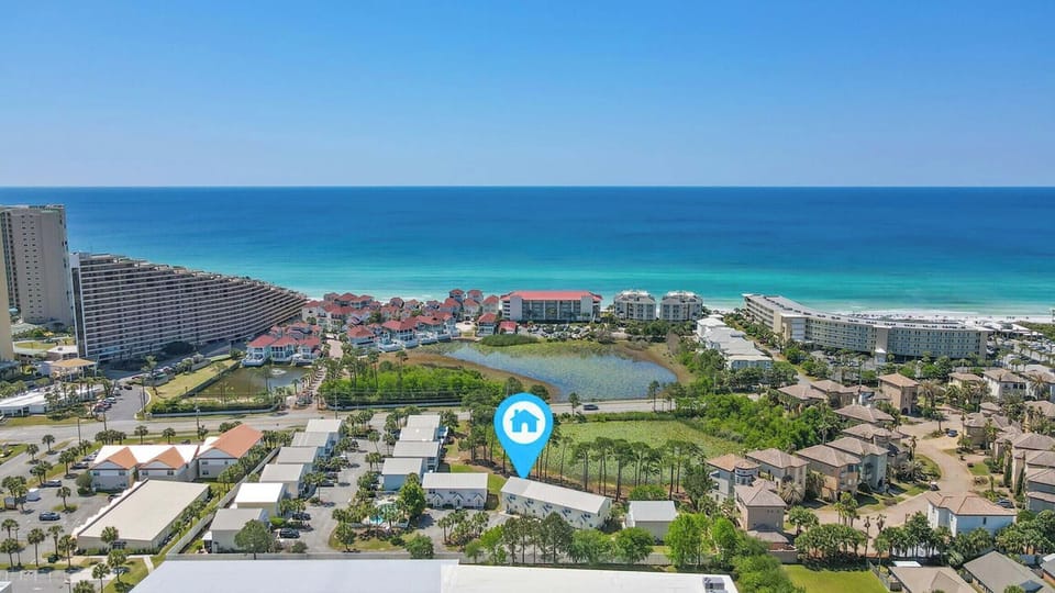 Great location - short walking distance to public beach access
