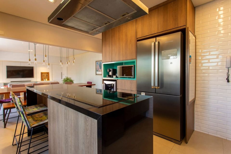Deluxe Apartment, City View | Private kitchen