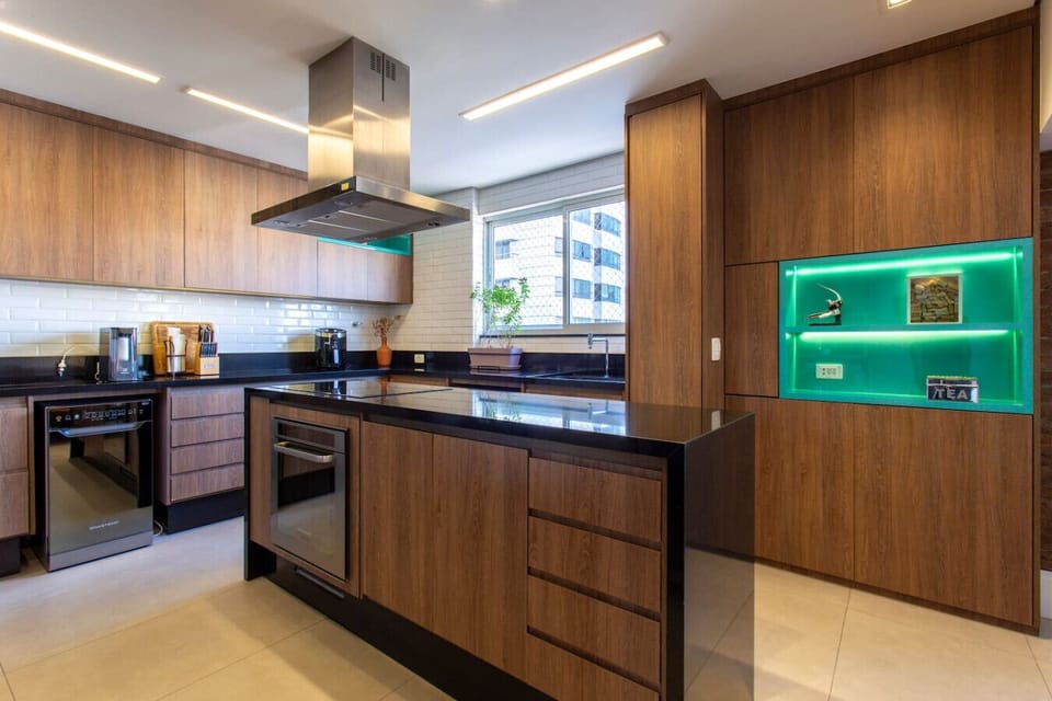 Deluxe Apartment, City View | Private kitchen