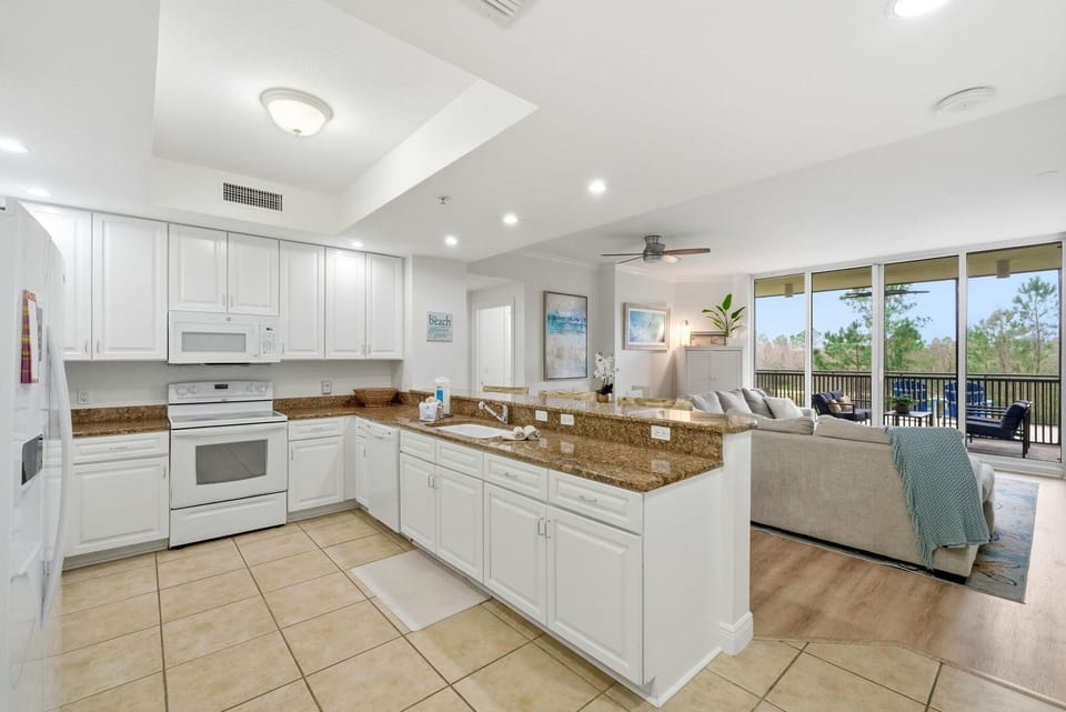 Condo, Multiple Beds (Lost Key B203) | Private kitchen
