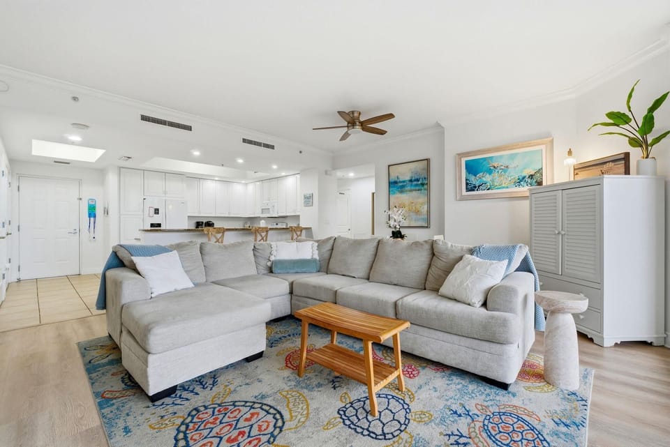 Condo, Multiple Beds (Lost Key B203) | Living area