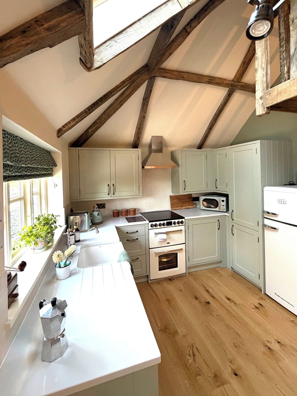 Fully equipped kitchen perfect for the accomplished chef or convenience cook.