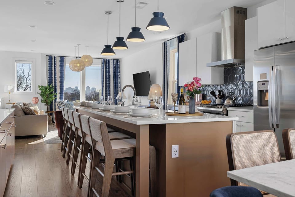 Fully Stocked Gourmet Kitchen