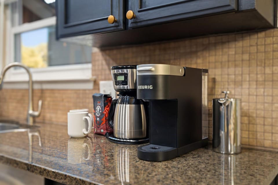 Your morning ritual, upgraded. Step up to our fully stocked coffee station and indulge in freshly brewed goodness. Your caffeine rules, and your relaxation time starts here.