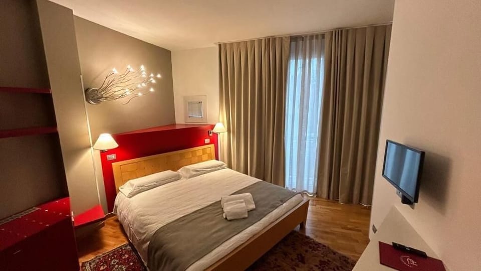 Executive Double Room Single Use, Multiple Beds, Non Smoking, City View | Blackout drapes, soundproofing, iron/ironing board, free WiFi