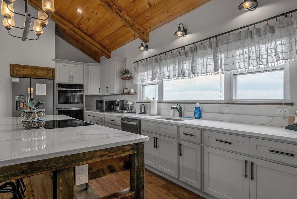 More than just a kitchen as it’s a place to gather. Enjoy cooking, laughing, and sharing moments in a warm, welcoming space.