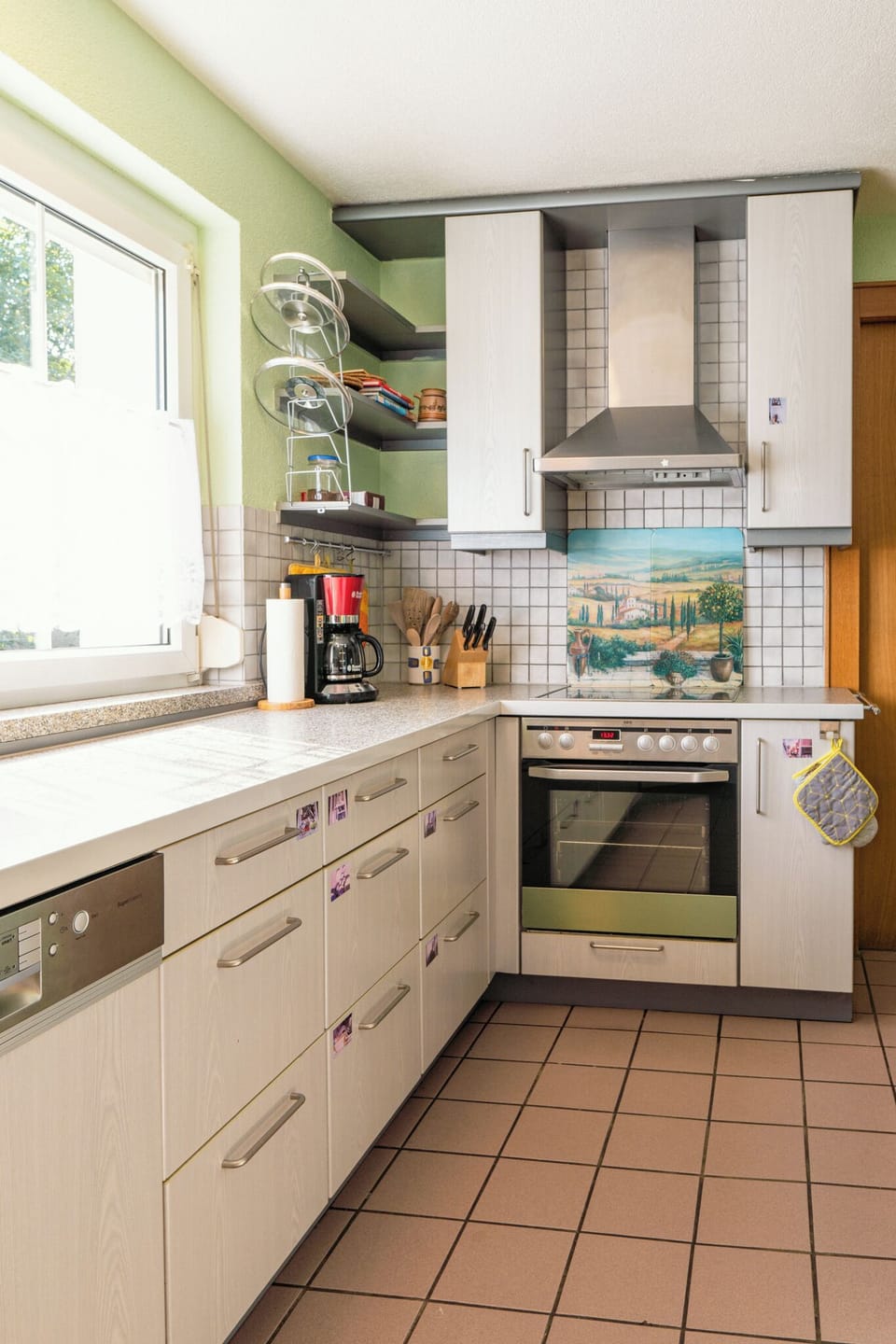 Deluxe Apartment, Mountain View | Private kitchen | Electric kettle, toaster