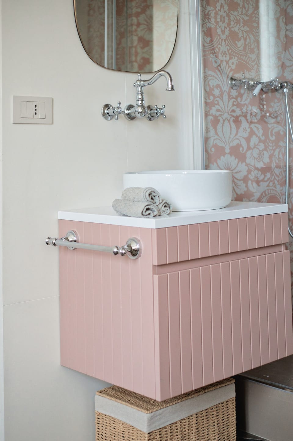 Apartment | Bathroom | Hair dryer, towels