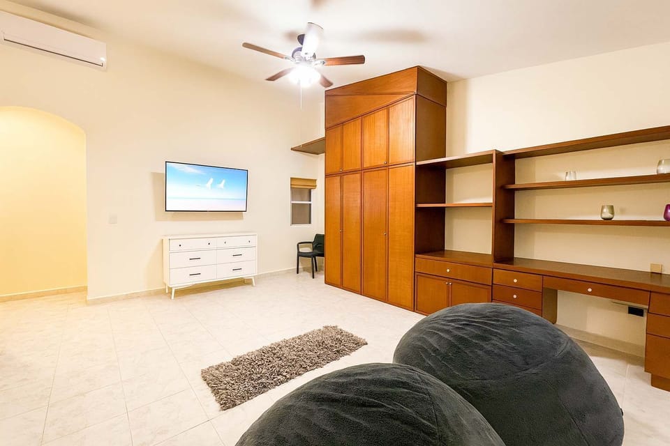 Sala de Tv, ideal para relajarte o trabajar tranquilamente.