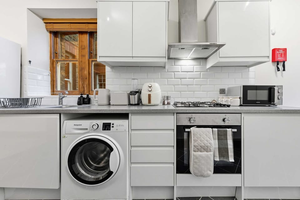 Fully Stocked Kitchen
