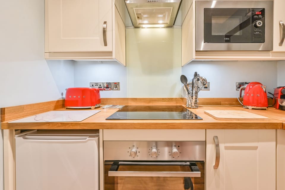 Dishwasher, cookware/dishes/utensils