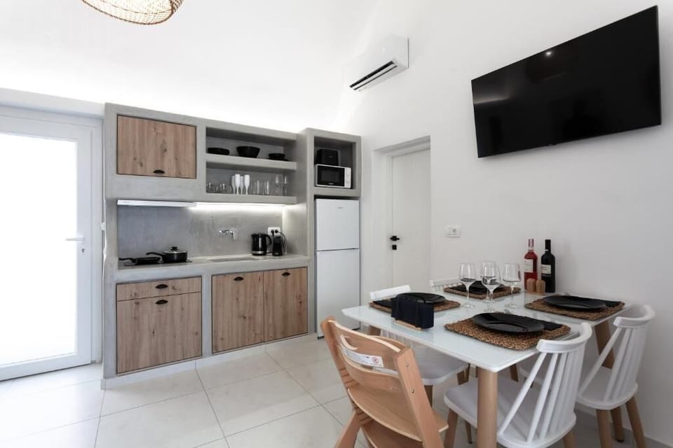 Villa, Patio | Private kitchen | Electric kettle, highchair