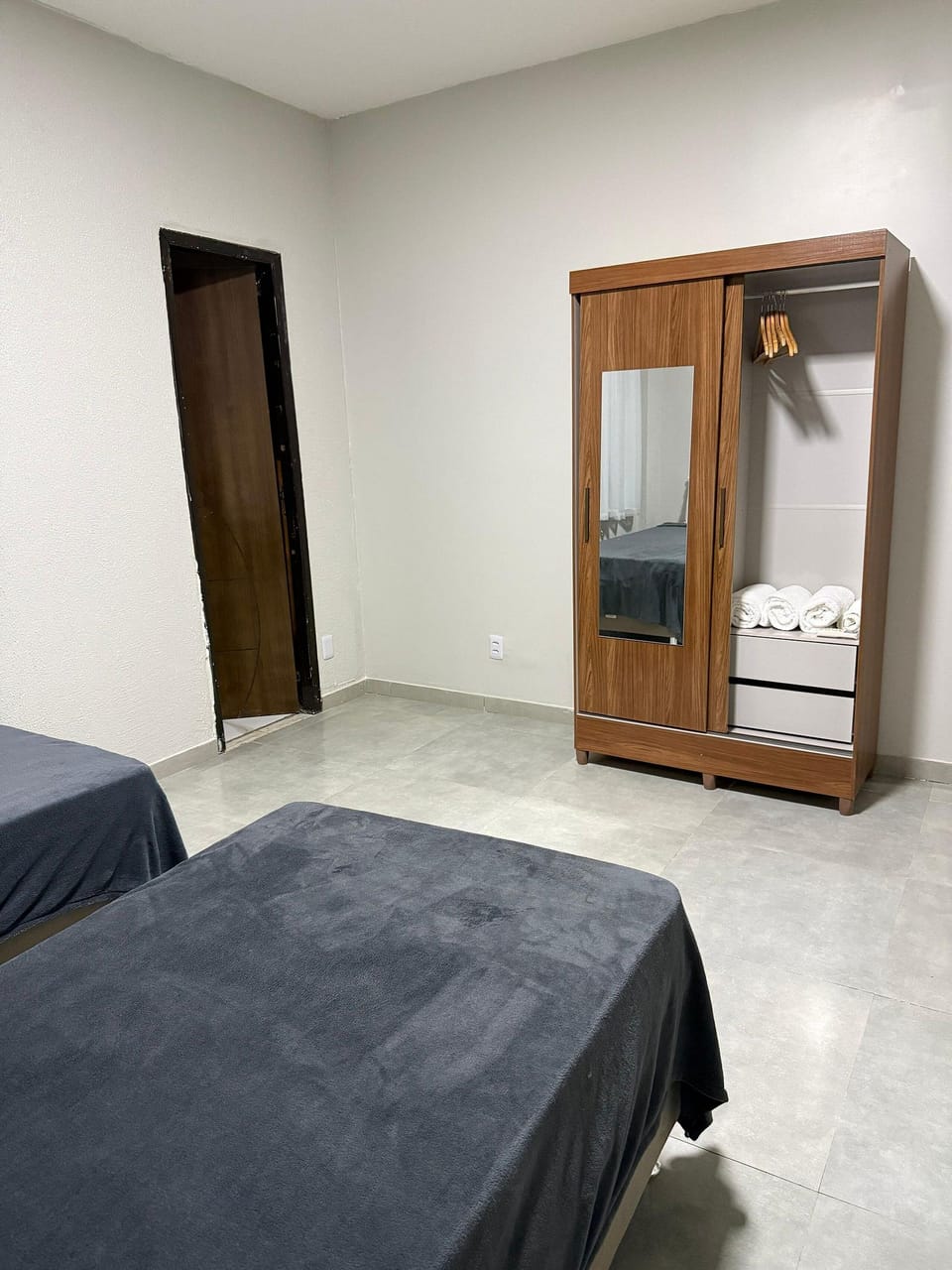 City Suite | Free WiFi, bed sheets