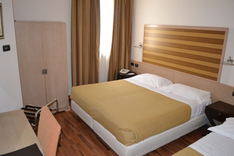 Junior Suite for 5 people | Premium bedding, Select Comfort beds, minibar, in-room safe