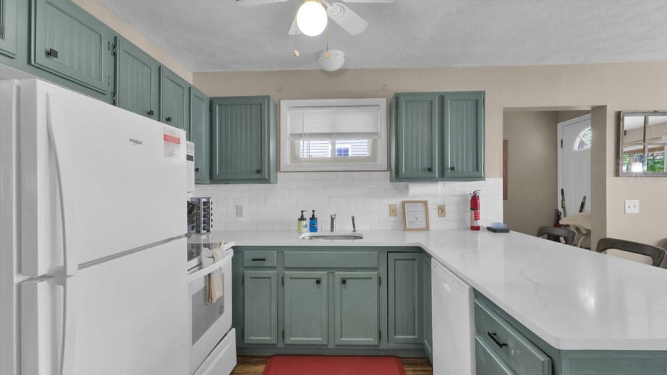 Cook with ease in a fully equipped kitchen designed with everything you’ll need during your stay.
