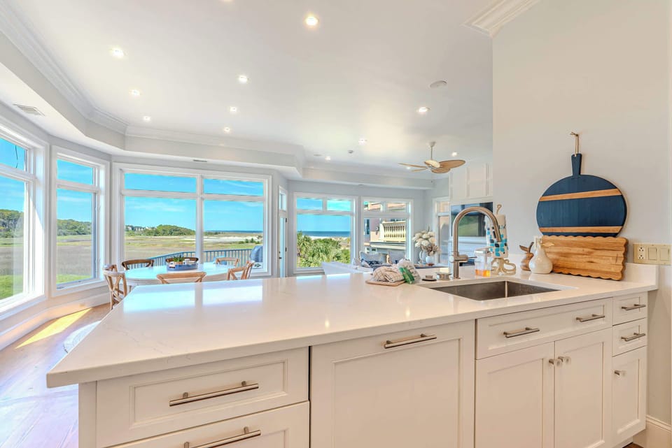 Kitchen equipped for cooking and entertaining with ease!