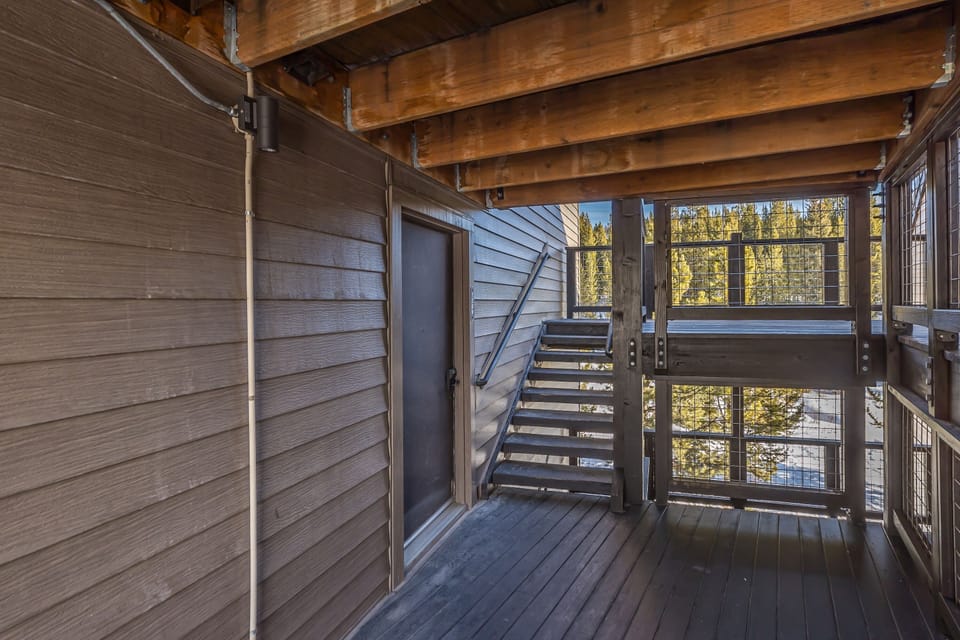 Exterior entryway 