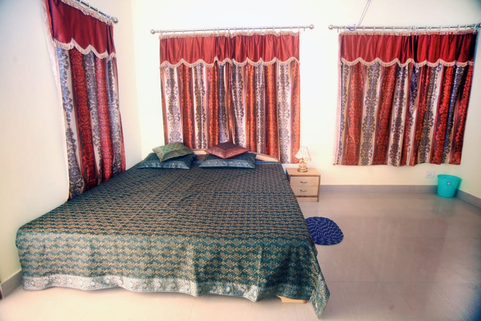 Classic Room, Balcony | In-room safe, desk, laptop workspace, iron/ironing board