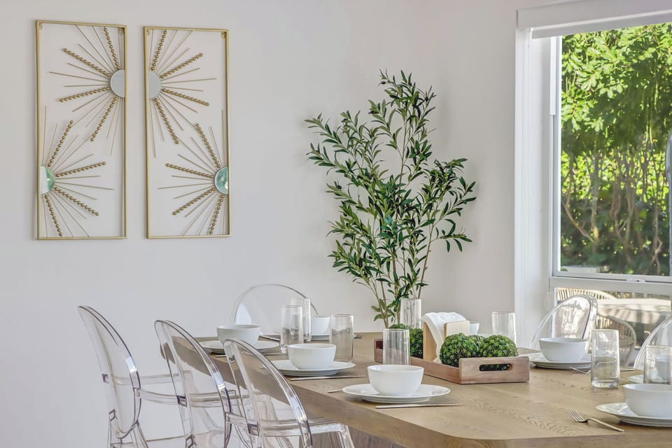 Casual dining area