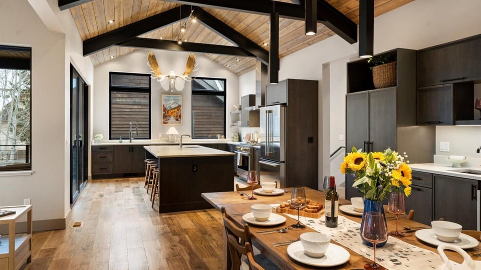 The Whitefish Luxe Lodge (9351)