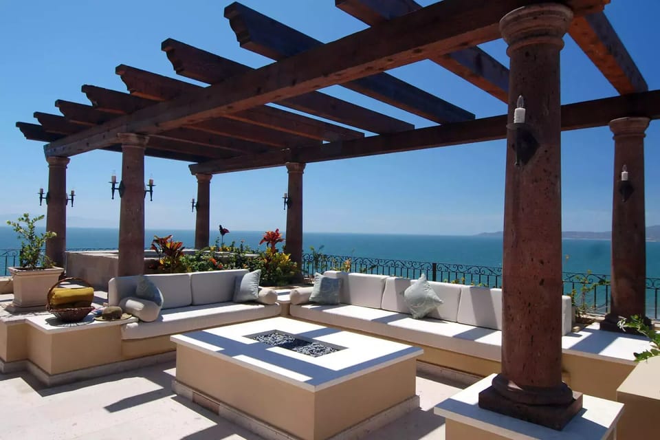 Outdoor Fireplace Lounge Area