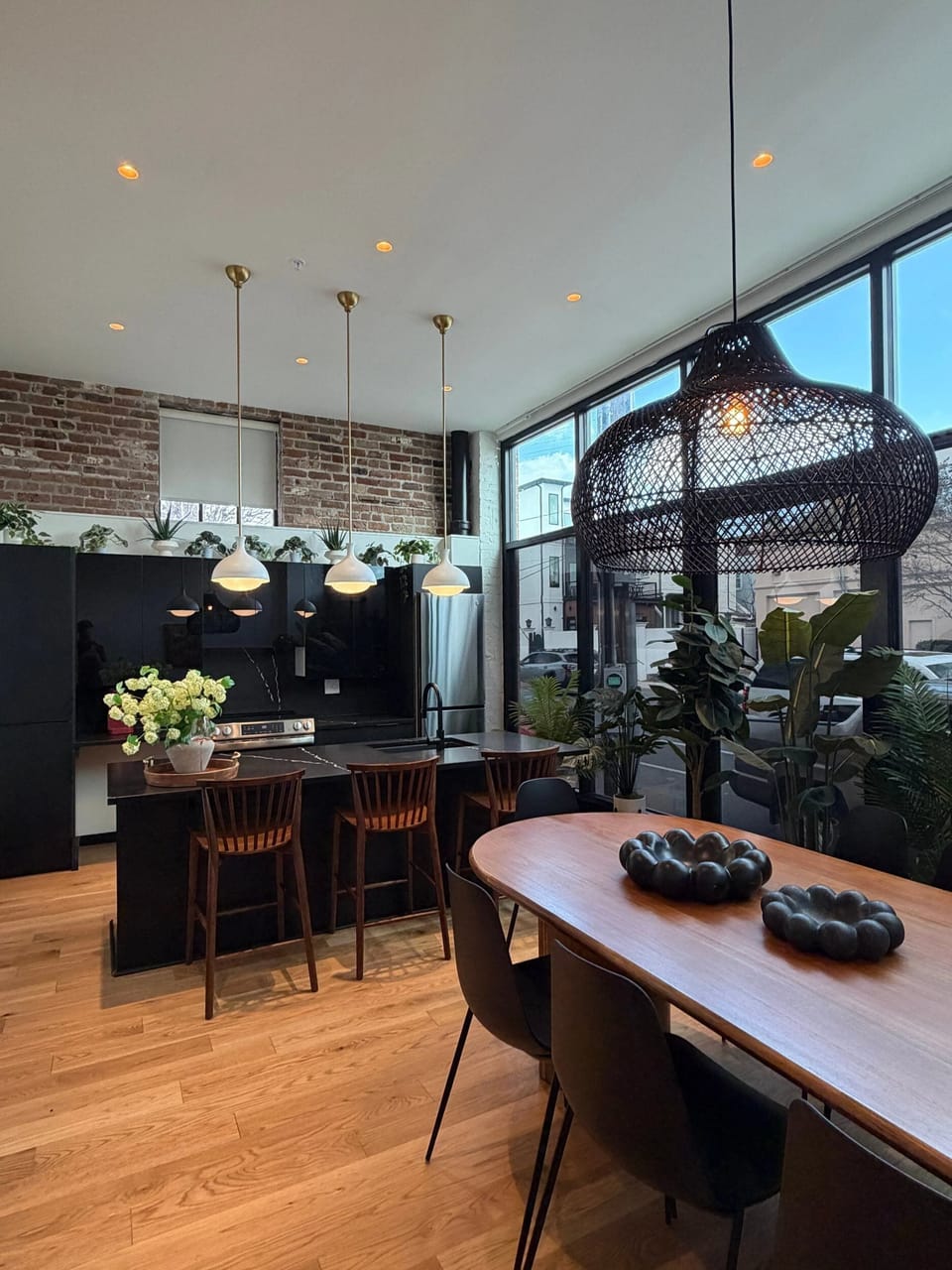 Luxury Apartment, 4 Bedrooms, Kitchen | Private kitchen | Coffee/tea maker