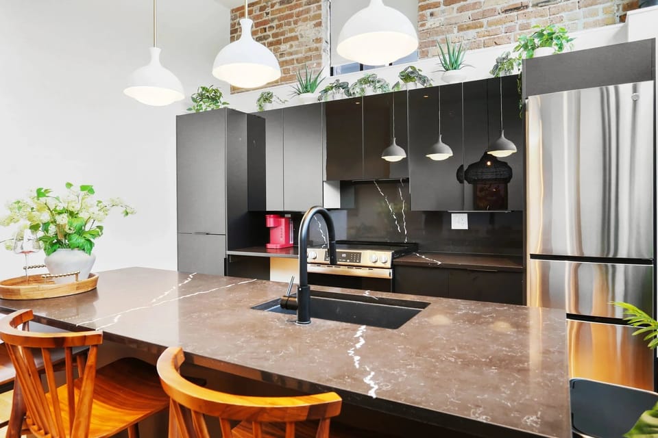 Luxury Apartment, 4 Bedrooms, Kitchen | Private kitchen | Coffee/tea maker