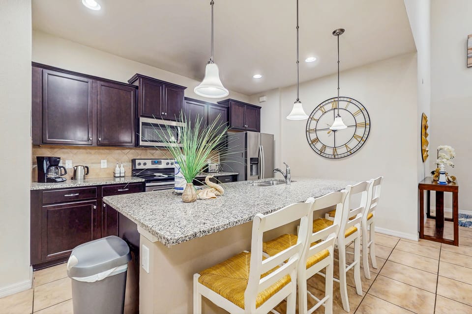 Kitchen Island with seating for 4