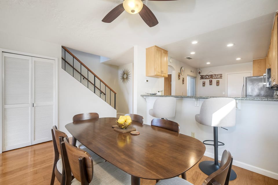 Fully equipped kitchen and dining for monthly living.