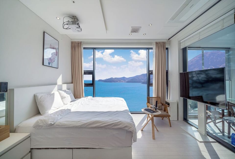 Royal Double Room, Sea View | Soundproofing, free WiFi