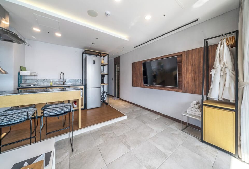 Grand Suite, Sea View | Private kitchen