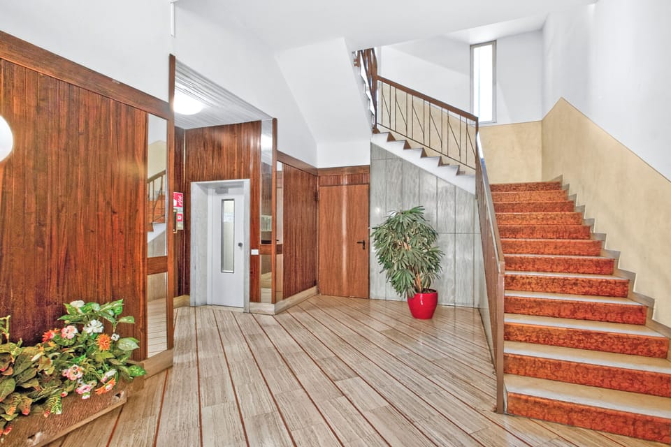 Standard Apartment, 1 Bedroom, Balcony (Chic Retreat with Park | Central) | Interior