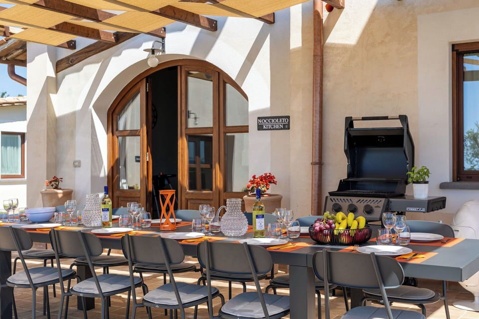 Balcony / Terrace / Patio, Building Exterior, Outdoor