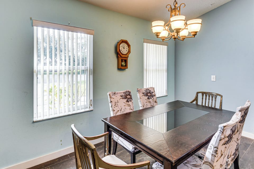 Dining Area | Dining Table | Dishware/Flatware