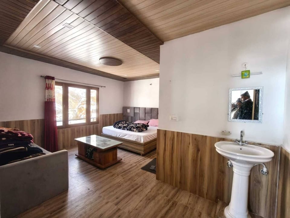 Deluxe Room, Balcony, Hill View | Free WiFi