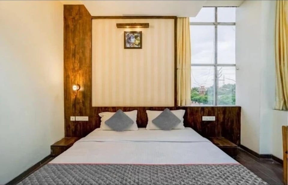 Deluxe Room | Free WiFi