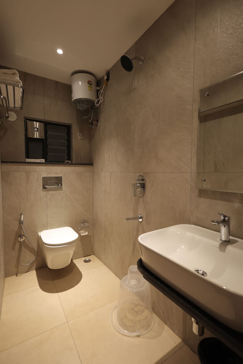 Deluxe Double Room, Balcony, Courtyard View | Bathroom | Shower, towels, soap, shampoo